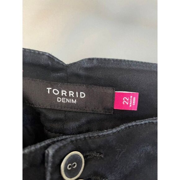 torrid Pants - Torrid size 22 black capri pants jeans